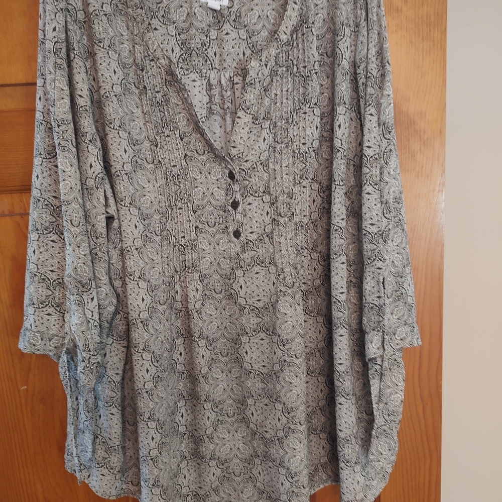 Gray Patterned Button-Up Blouse